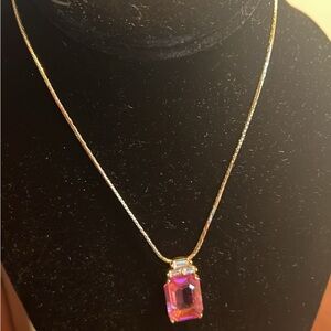 Elegant Gold Necklace with Pink Gemstone Pendant